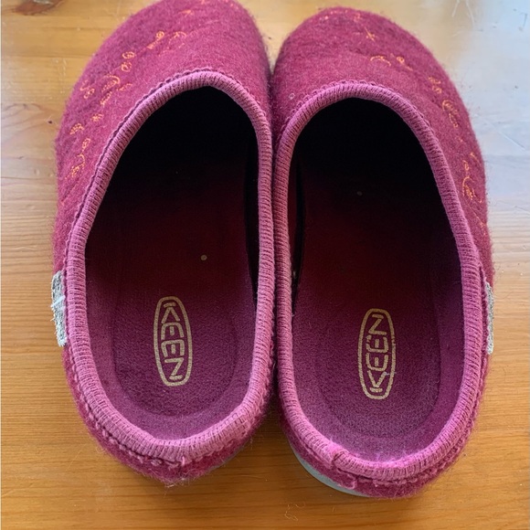 Keen Wool Clogs, Size 9, Wine with Orange - Picture 3 of 10